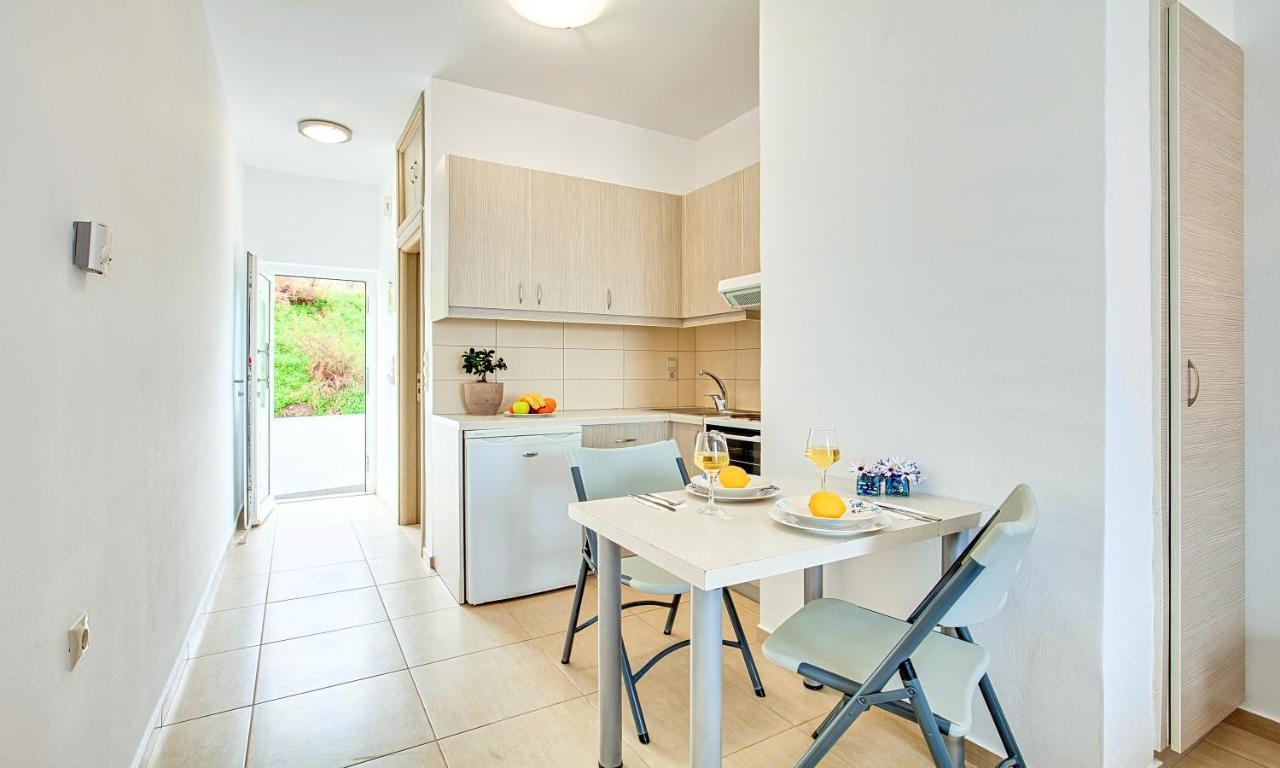 Fodele Beachfront Apts, Βy Idealstay Experience Bagian luar foto